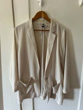 H&M Divided Cream Open Front Blazer Size 12